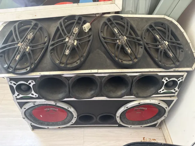 Vendo som automotivo usado