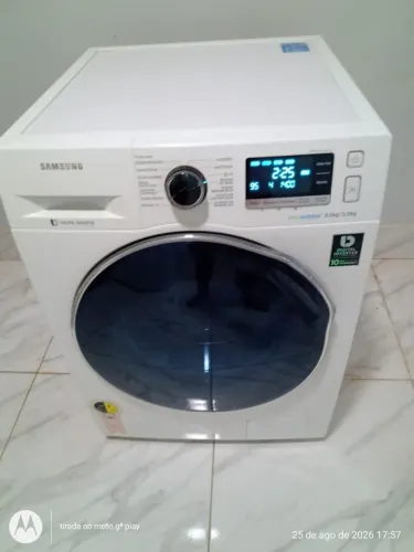 Máquina lava e seca Samsung funcionando