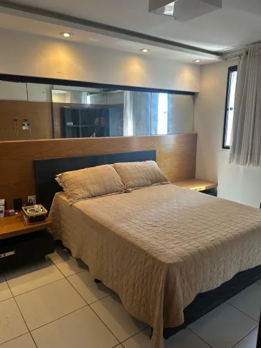 Aluguel de Suíte mobiliada com closet e banheiro privativo