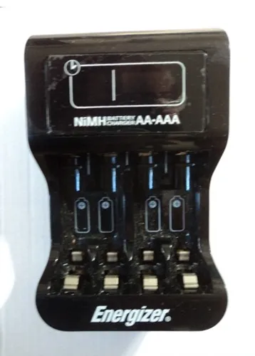 Carregador de pilhas Energizer