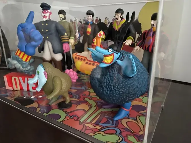 Bonecos Beatles submarino amarelo