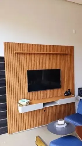 Painel Ripado Em MDF 2,50m de altura x 2,27m de largura Com Nicho - Bordinhon Móveis