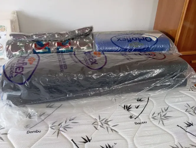 COLCHONETE DE CASAL NOVO 