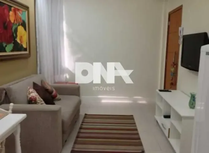 Apartamento - / Residencial / Copacabana
