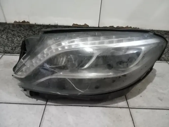 Carcaça Farol Mercedes Benz AMG W222 S63