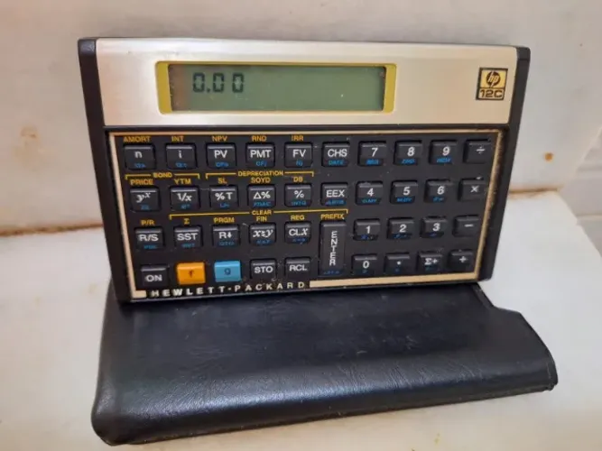 Vendo Calculadora HP 12C - Em ótimo estado!
