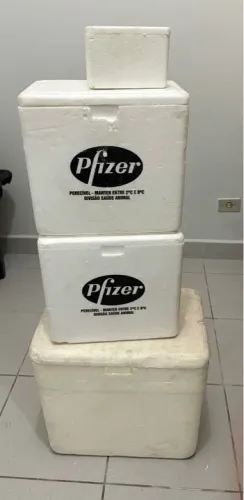 caixas de isopor grandes R$ 26 cada