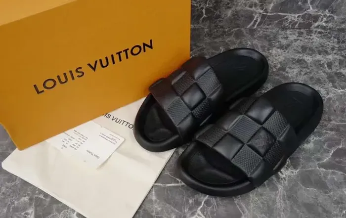 Chinelo LV