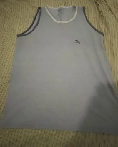 TRÊS CAMISETAS 