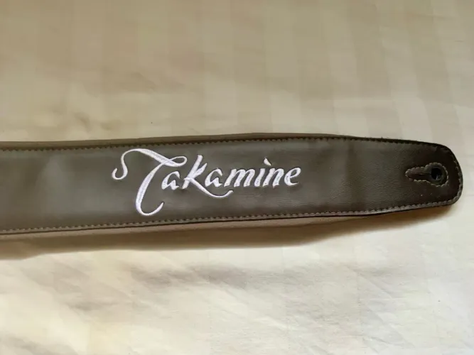 Correia para Violão Takamine