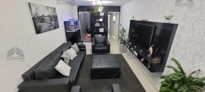 Sobrado a venda na Vila Prudente, 3 dormitórios com 1 suíte, 2 vagas de garagem, a 1200 me