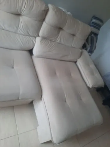 Vendo Sofá 4 lugares em ótimo estado.