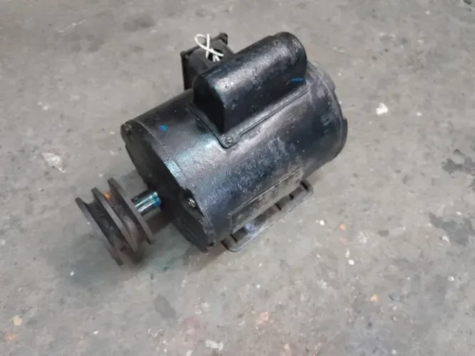 Motor elétrico monofásico 3/4 HP 1725 RPM 220 V