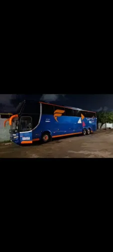 Van , micro e ônibus para viagens e turismo.