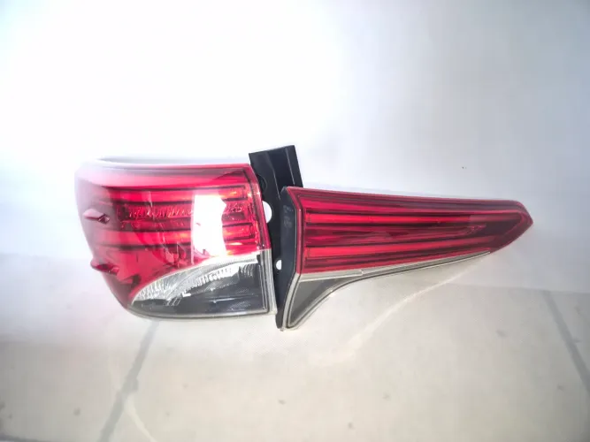 Lanterna esquerda Hilux Sw4 2016 2017 2018 2019 2020 