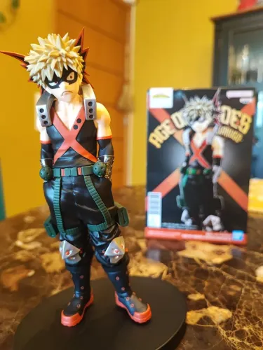 Action Figure do Katsuki Bakugo de My Hero Academia Boneco de Ação