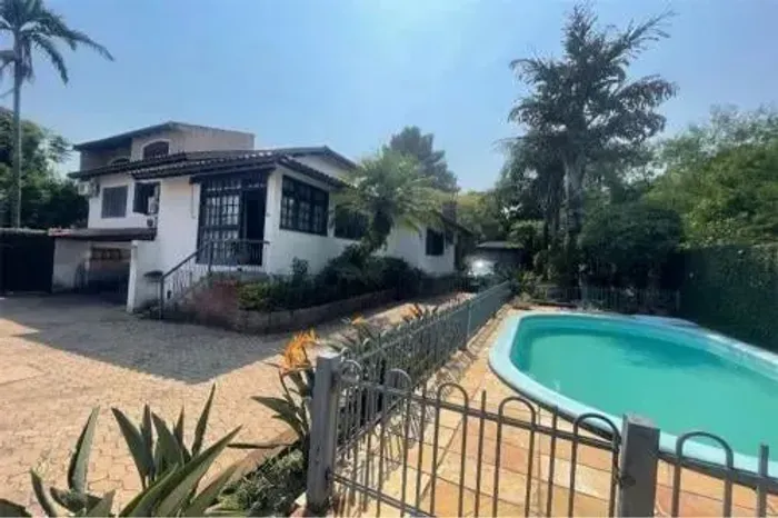 Casa com 4 Dormitorio(s) localizado(a) no bairro Jardim Sabará em Porto Alegre / Ref.:OR