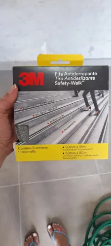 Fita antiderrapante da 3m, tenho 14 dessas caixas, retirar no local e pagamento na hora