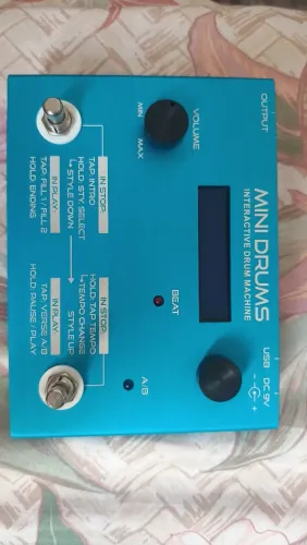 Mini Drum Machine Interativa