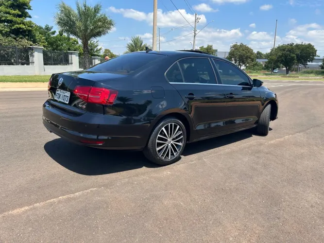 Volkswagen Jetta Highline 2.0 TSI 16V 4P Tiptronic 2017