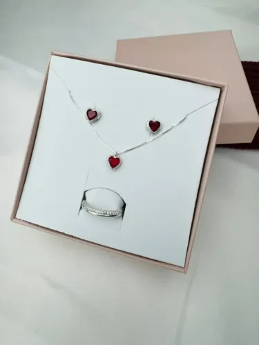 Brilho e Elegância: Conjunto Rubi em Prata 925