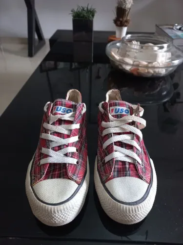 Tênis xadrez vermelho USO
