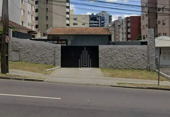 Sobrado a venda no Bigorilho em Curitiba