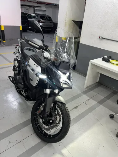 Gs1300 adv triple black 0km manu