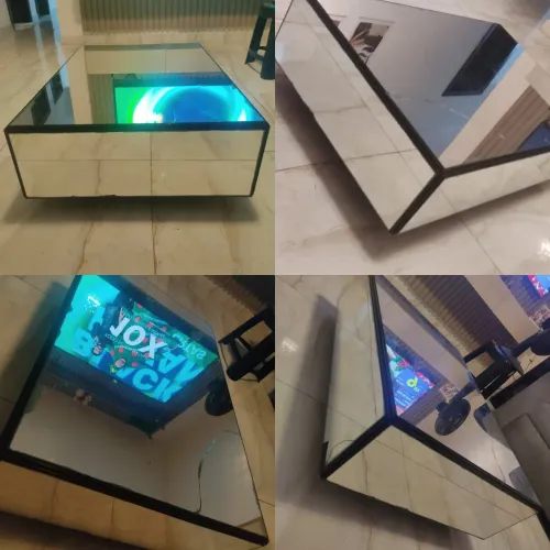 Mesa de centro no precinho, com avarias.