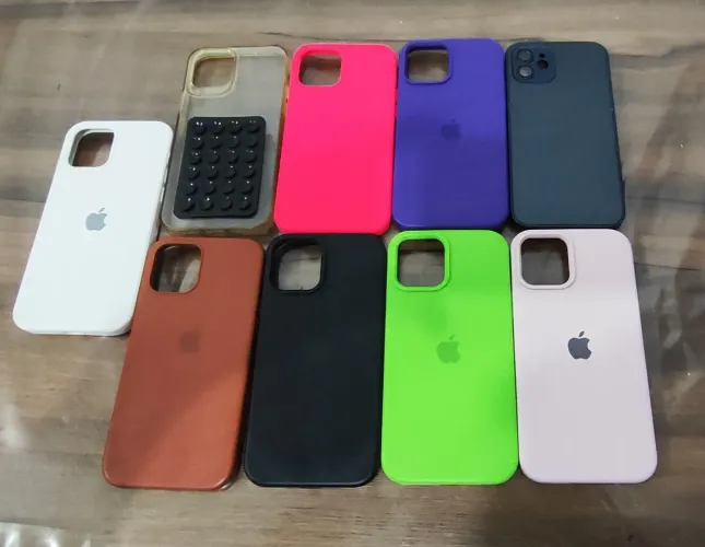 9 capinhas para iPhone 12 usadas - Diversas Cores