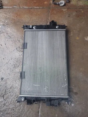 Radiador Tracker 2021 a 2024
