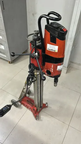 Perfuratriz Hilti DD 200