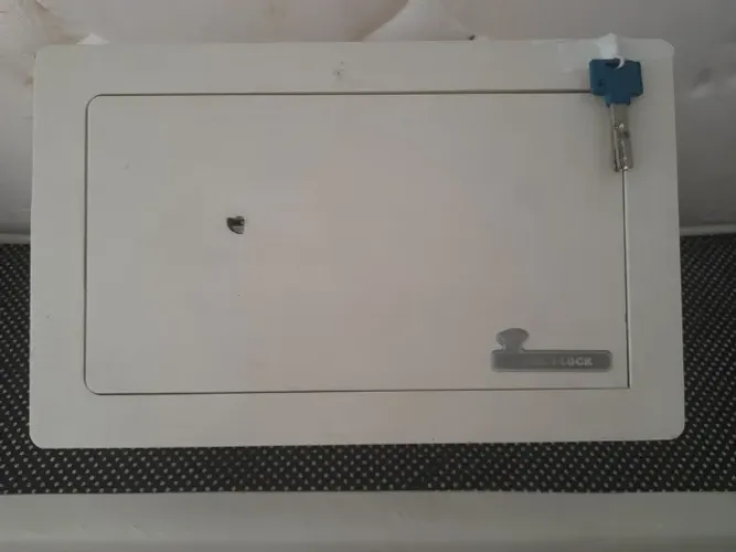 COFRE RESIDENCIAL COM CHAVES MUL-T-LOCK