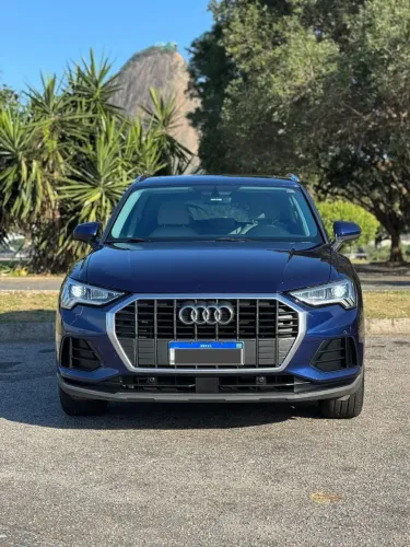 Audi Q3 Prestige Plus 1.4 TFSI / Revisões em dia / Teto solar panorâmico 