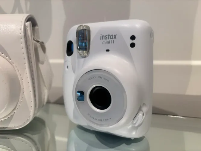 Instax mini 11 NOVA + case 
