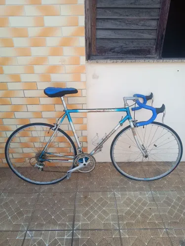 Bicicleta de corrida ( 3.900,00 - Pra vender logo)