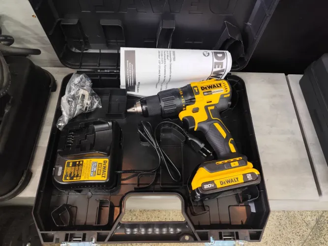 Furadeira/Parafusadeira DeWalt 20V Brushless - Nova