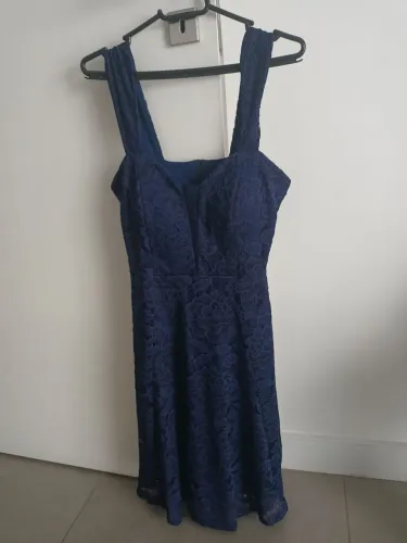 Vestido de renda azul escuro