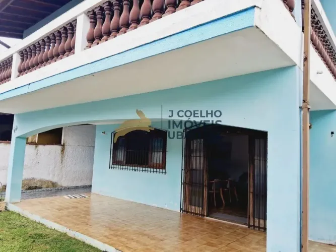 Casa a venda com 4 dormitórios sendo duas suítes perto da praia do Perequê Açu em Ubatuba
