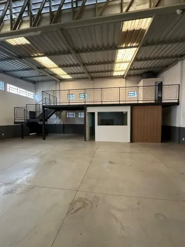 Galpão para aluguel com200 metros quadrados em Primeiro de Maio - Belo Horizonte - MG