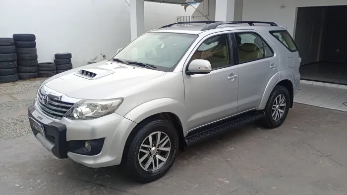 Toyota Hilux SW4 SRV D4-d 4X4 3.0 TDI Dies. AUT 2013