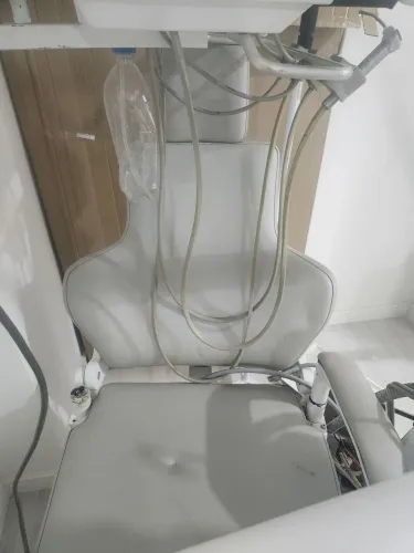 Cadeira odontológica e compressor