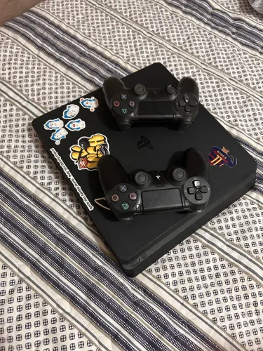 Ps4 slim semi novo em perfeito estado 
