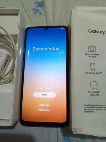 Vendo Samsung A06 Novo! Aceito pagamento no cartão de crédito e contraproposta.