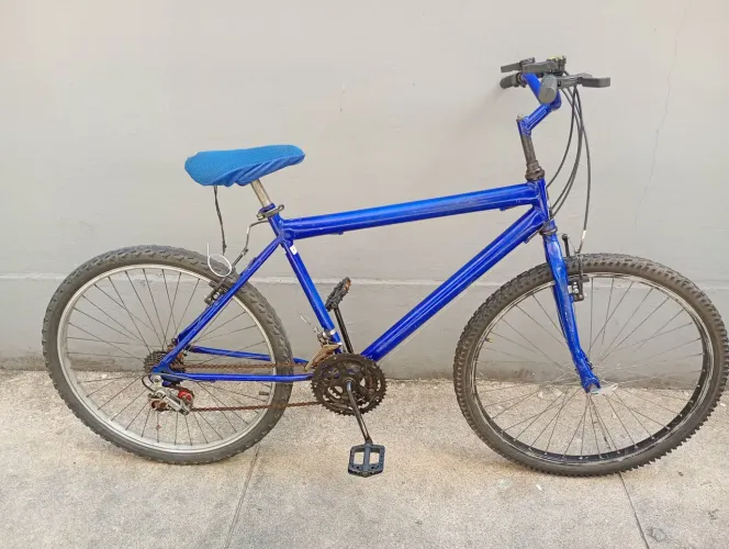 Bicicleta azul 21 marchas