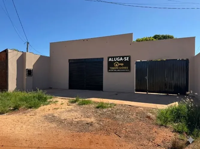 Casa com Galpão no bairro Centenario