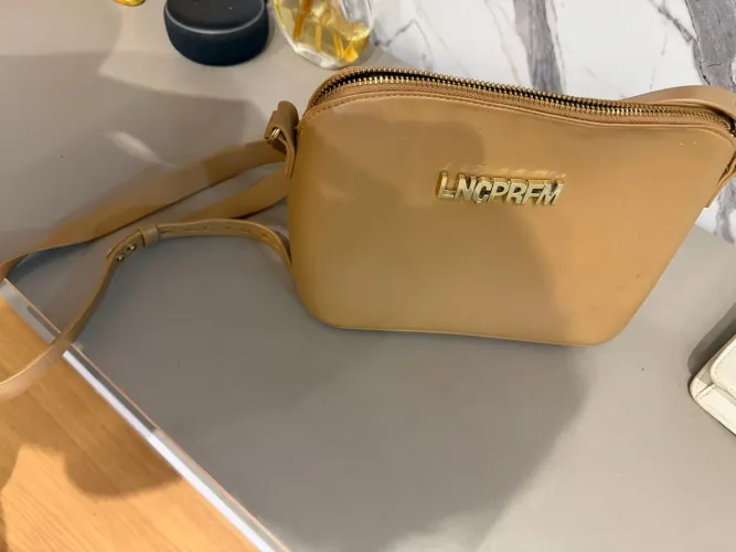 Bolsa lança perfume