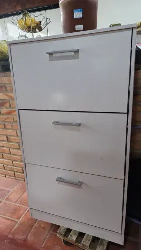 Vendo sapateira branca nova