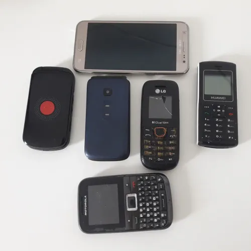 Lote celulares com defeito