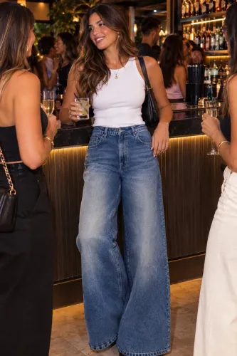 Calça jeans LANÇA PERFUME, feminina, modelo wide leg, tamanho 42. Nova, com a etiqueta.